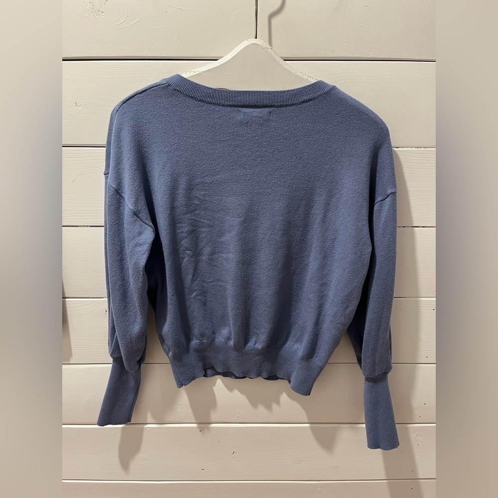 RW&CO blue v neck sweater size M - Picture 9 of 10